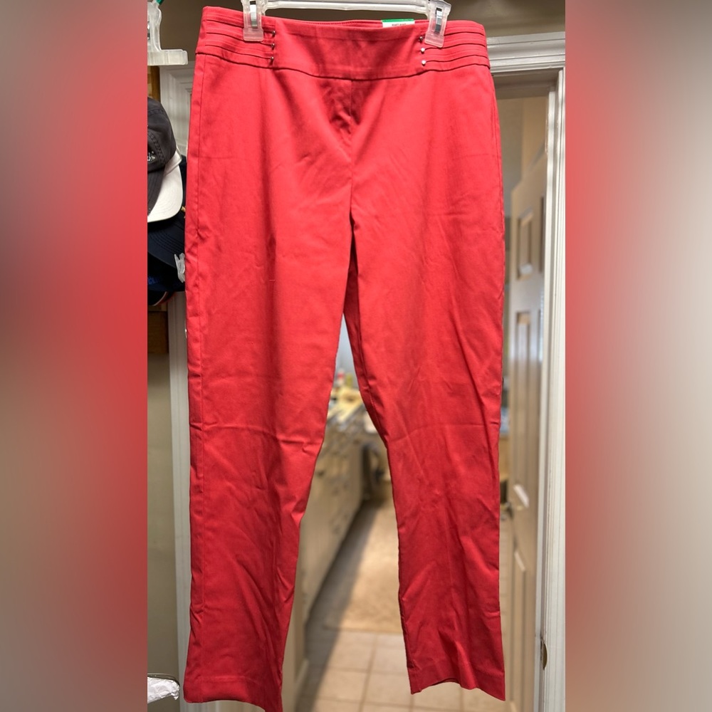 NWT JM rivet pant; pull on. Sz Lg, slim leg, tummy control, comfort waist
